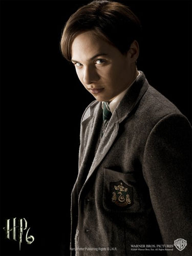 A latest set of characters' close-up photos from 'Harry Potter 6' is released online recently. 'Harry Potter and The Half-Blood Prince', the sixth episode of the world smash hit series, is slated for screening on July 17 in North America. 