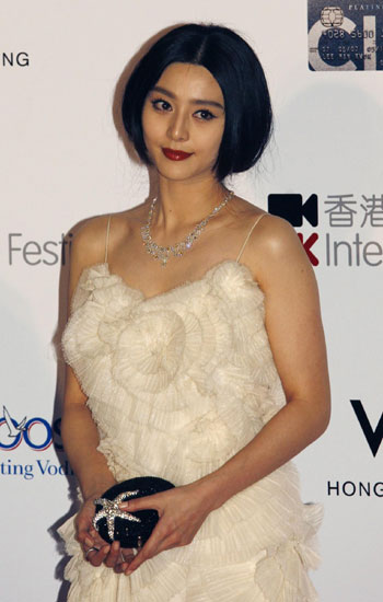 Actress Fan Bingbing attends the world premiere of her movie Shinjuku Incident as part of the kickoff for the Hong Kong International Film Festival March 22, 2009. [China Daily/Agencies]