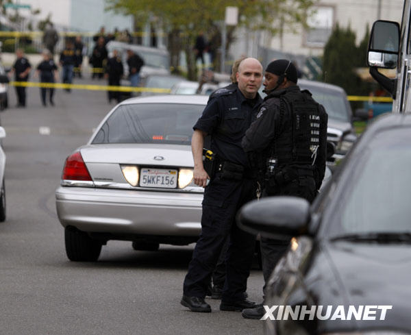 Three police officers were killed and a fourth one brain dead in two shootings that took place at a routine traffic stop and after a massive manhunt for a man wanted for violating his parole in east Oakland on March 22. [Xinhua] 