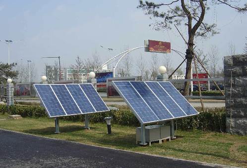 Solar panels have been installed in the grounds of the Power Valley Jinjiang International Hotel in Baoding, Hebei Province, northern China. The hotel is partially powered using self-generated solar energy. [Zhang Tingting/China.org.cn] 