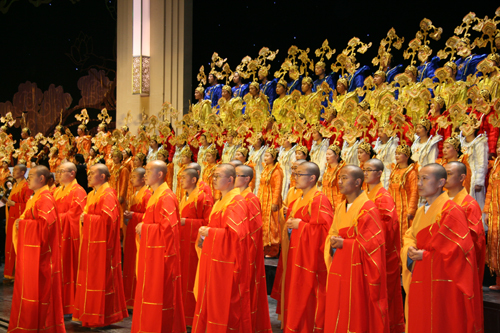 The Second World Buddhist Forum opened Saturday in the eastern Chinese city of Wuxi with more than 1,700 Buddhist monks and scholars from about 50 countries and regions putting their heads together to discuss how Buddhism can contribute to building a harmonious world.