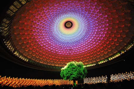 Participants hailed the importance of dialogues in the development of the Buddhism as the Second World Buddhist Forum wrapped up its first part on Sunday in Wuxi City of east China's Jiangsu Province.