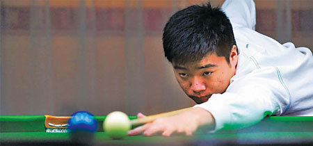 Ding Junhui prepares for the China Open in Beijing. [Zhongti]