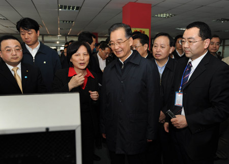 Chinese Premier Wen Jiabao has called for realizing healthy and rapid economic growth through technical innovation and industrial upgrading during a visit to the country's central regions.