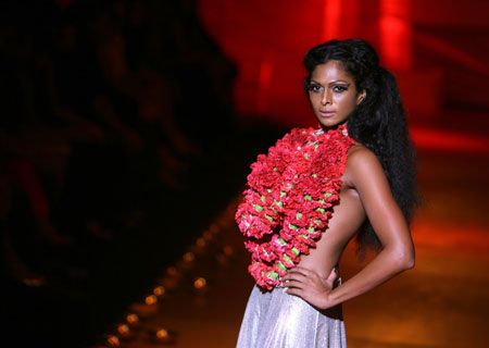 A model presents a creation by designer Anamika Khanna during the grand finale of Lakme fashion week in Mumbai March 31, 2009.