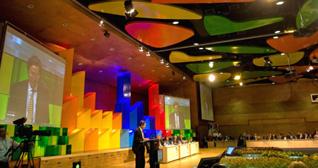 Chinese central bank governor Zhou Xiaochuan speaks at the annual governors assembly of the Inter-American Development Bank (IDB) held in Medellin, Colombia, March 30, 2009. Zhou said here on Monday that China's finance community is ready to expand cooperation with Latin America following China's joining of IDB in January. [Xinhua] 