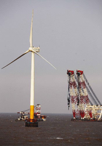 This photo taken on Wednesday, April 1, 2009 shows Asia&apos;s first sea aerogenerator installed in East China Sea off the coast of Shanghai. [Photo: Xinhua] 