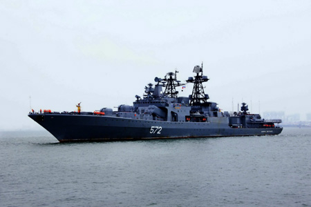 The Admiral Vinogradov submarine chaser, a Russian warship, arrives at the port of Zhanjiang, south China's Guangdong Province, April 6, 2009. Two warships of Russia's Pacific Fleet visited the south China port of Zhanjiang Monday after accomplishing an anti-piracy operation in the Gulf of Aden. 