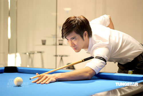 Singer Leehom Wang is seen shooting a TV commercial for a brand shampoo in this series of photos. 