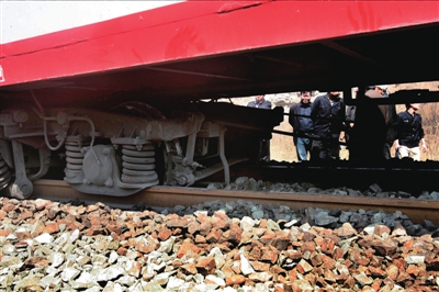 Normal service is expected to resume before midnight after delays caused by a train derailment early Tuesday, in north China's Hebei Province, local authorities said.