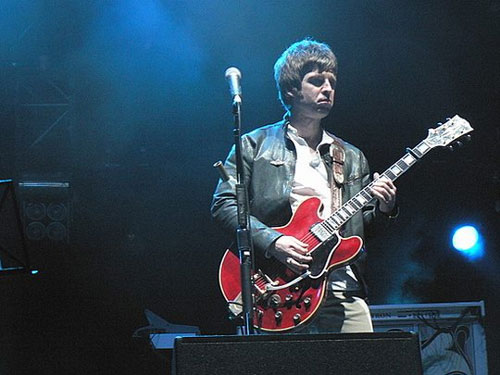 British rock band Oasis perform in Hong Kong April 7. The band's classic hits as 'Rock n' Roll Star', 'Wonderwall', 'Don't Look Back in Anger' are the highlight of the night, moving the audience to sing in chorus. 