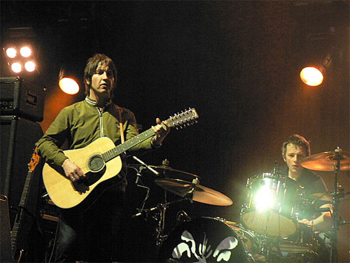 British rock band Oasis perform in Hong Kong April 7. The band's classic hits as 'Rock n' Roll Star', 'Wonderwall', 'Don't Look Back in Anger' are the highlight of the night, moving the audience to sing in chorus.