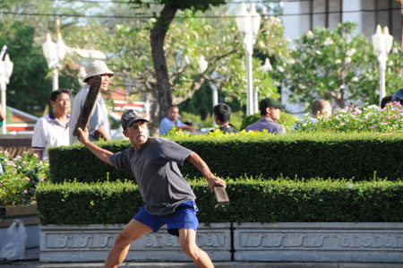 Violence in Thailand is escalating Monday despite government troops attempted to gain control and restore order to the capital Bangkok.