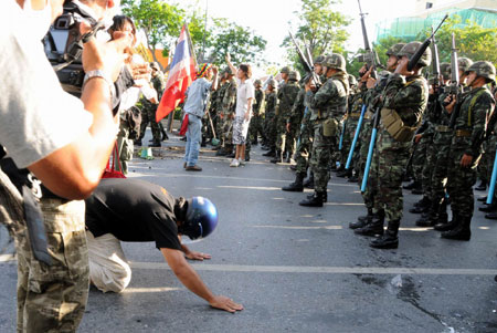 Violence in Thailand is escalating Monday despite government troops attempted to gain control and restore order to the capital Bangkok.