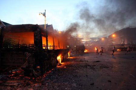 Violence in Thailand is escalating Monday despite government troops attempted to gain control and restore order to the capital Bangkok.