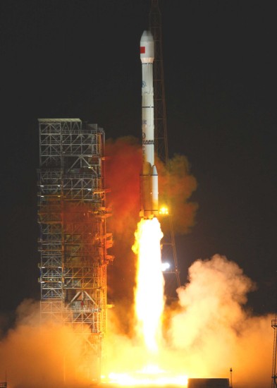 China&apos;s second Beidou satellite is rocketed into space from the Xichang Satellite Launch Center in Sichuan Province on Wednesday, April 15, 2009. [Xinhua]