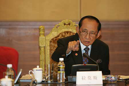 Chairman of Board of Directors of Boao Forum for Asia (BFA) Fidel Valdez Ramos, who is also the former President of Philippines, attends the BFA Board of Directors Meeting, in Boao, a scenic town in south China's Hainan province, April 16, 2009. [Xinhua]