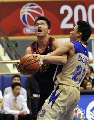 Guangdong thrashes derby rival to reach CBA finals