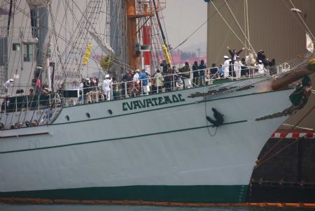 Local residents visit the sailing ship ARM Cuauhtemoc of the Mexican Navy in Qingdao, east China's Shandong Province, April 22, 2009. Part of foreign naval vessels which came to attend the 60th anniversary celebration of Chinese People's Liberation Army Navy was open to public on Wednesday, attracting lots of visitors. [Li Gang/Xinhua]