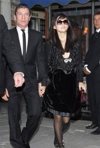 Chinese actress Zhang Ziyi and her prospective husband Vivi Nevo arrived for actress Salma Hayek's wedding in Venice, Italy. [Photo: Agencies]