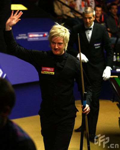 Neil Robertson of Australia wins his match against Ali Carter during the 2nd Round of the Betfred World Snooker Championships at the Crucible Theatre, on April 27, 2009 in Sheffield, in United Kingdom.