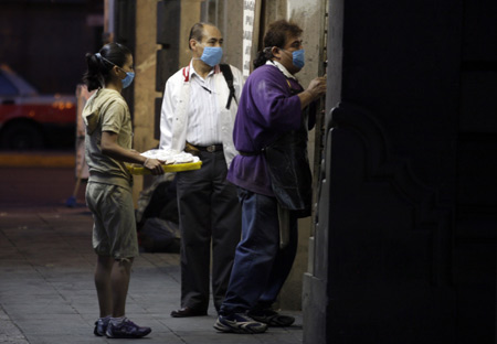 Three more people died in the last 24 hours of swine flu, Mexico City officials told a Tuesday press conference, adding that local authorities had ordered the closure of more public places.