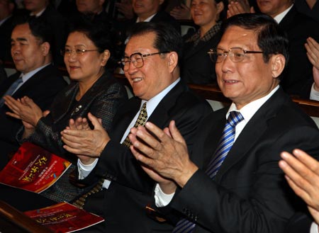 Li Changchun (2nd R), member of the Standing Committee of the Political Bureau of the Central Committee of the Communist Party of China, attends the opening ceremony of the Ninth "Meeting in Beijing" Arts Festival in Beijing, capital of China, April 28, 2009. (Xinhua/Yao Dawei)