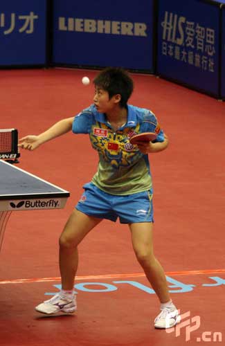 Ma Lin defeated South Korea's Joo Se Hyuk and advances to the men's singles semifinals. 