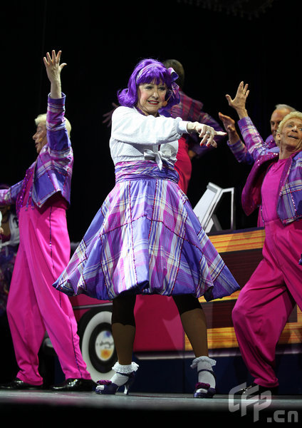 Dorothy Kloss performing at The Fabulous Palm Springs Follies, Palm Springs, California on the 29th April 2009. Dorothy Kloss at 85 years old is in the Guiness Book of World Records as the Worlds Oldest Still Performing Showgirl.[barcroftmedia/CFP]