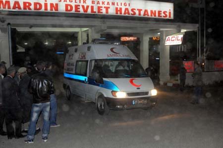 An ambulance rushes to the site of a wedding attack in southeast Turkey, May 4, 2009. At least 44 people were killed and 17 others were wounded in a brutal armed attack on a wedding party in southeast Turkey on Monday, hospital officials said. (Xinhua/Anadolu)