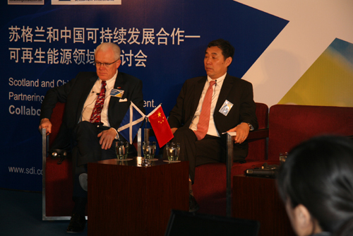 Jack Perry, Chief Executive of Scottish Enterprise, and Li Junfeng, Deputy Director of Energy Research at the National Development and Reform Commission (NDRC) together on the Renewable Energies panel. 