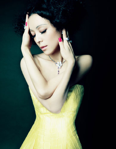 Chinese film actress Zhang Jingchu is featured in the latest issue of 'Bazaar Jewelry' magazine. 