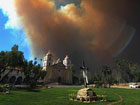 US California declares emergency in response to wildfire