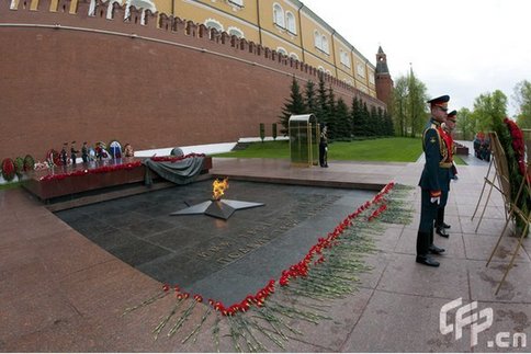 The Tomb of the Unknown Soldier at the Kremlin Wall in Moscow. Moscow, RUSSIA. [CFP]