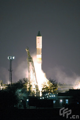 Soyuz-U space rocket carrying Progress M-02M unmanned cargo transport blasts off from the launch pad at Baikonur Cosmodrome. [CFP]