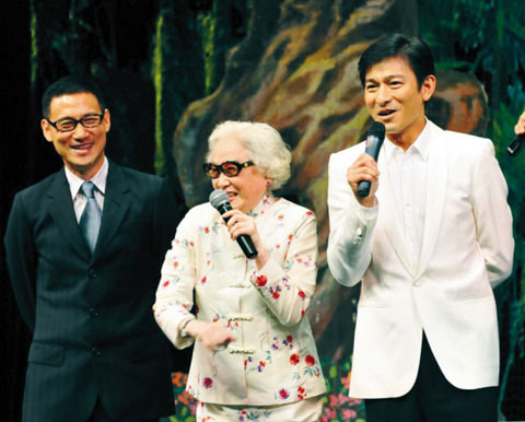Andy Lau (right) and Jacky Cheung with Cantonese opera master Hong Xian Nü (center).