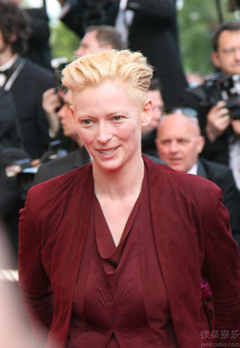 Tilda Swinton poses on the red carpet at the opening ceremony of the 62nd Cannes International Film Festival in Cannes, France on May 13, 2009.