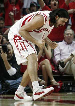 Houston Rockets' Luis Scola of Argentina reacts to scoring a basket against the Los Angeles Lakers during the second half of Game 6 of their NBA Western Conference playoffs basketball series Thursday, May 14, 2009 in Houston. The Rockets won 95-80 to tie the series at 3-3. Rockets pushed the top-seeded Lakers to the brink in their Western Conference semifinal series with a 95-80 win in Game 6 on Thursday night. (Xinhua/Reuters Photo) 