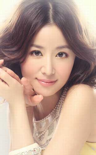 Actress Ruby Lin poses in different style clothing for Estee Lauder as its &apos;My Cover Girl&apos; in 2009. The cutie is getting one million yuan to be the spokesperson, according to media reports.