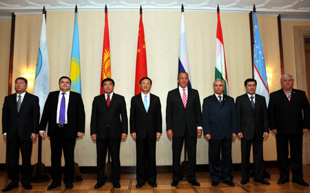 Foreign ministers of the Shanghai Cooperation Organization (SCO) member states met here Friday to prepare for a SCO summit next month in Yekaterinburg.