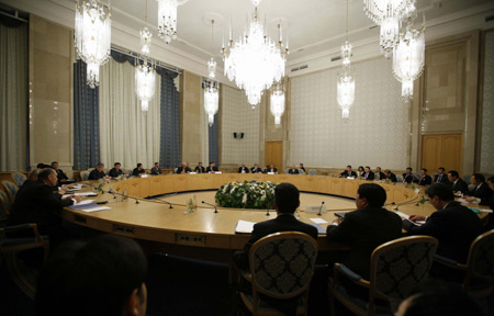 Foreign ministers of the Shanghai Cooperation Organization (SCO) member states met here Friday to prepare for a SCO summit next month in Yekaterinburg.