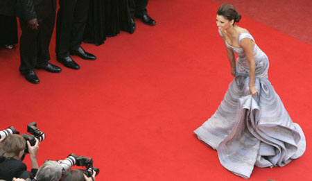 Actress Eva Longoria Parker of the series "Desperate Housewives" arrives for the screening of the film "Bright Star" by director Jane Campion at the 62nd Cannes Film Festival May 15, 2009.