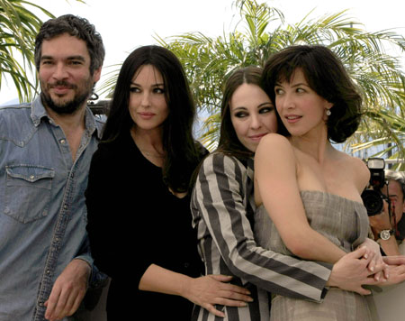 French actress Sophie Marceau (R), Italian actress Monica Bellucci (2nd L), French director Marina De Van (2nd R) and Italian actor Andrea Di Stefano pose during the photocall of their movie 