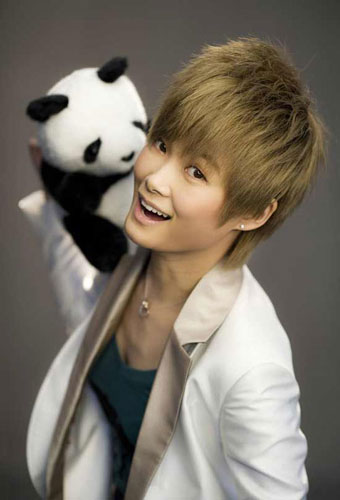 To commemorate the first anniversary of the deadly Sichuan earthquake, the May issue of Time Out magazine's Beijing edition features the Sichuan-born singer Li Yuchun with a toy giant panda, the most well-known local habitant. 