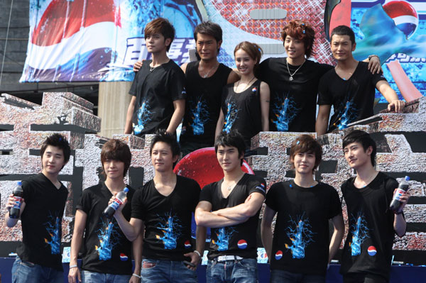 Taiwan pop singer Jolin Tsai and 11 other star endorsers of Pepsi Cola gathered at the 798 Art District in Beijing to celebrate the release of the latest cola commercial. The stars, which also included Taiwan singer-actor Show Luo, mainland actor Huang Xiaoming and Chinese-Korean pop group Super Junior-M, were also there to promote Pepsi's ongoing singing competition. The company launched a nationwide contest last month called 'Voice of the Next Generation'. 