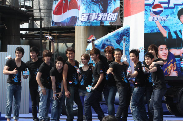 Taiwan pop singer Jolin Tsai and 11 other star endorsers of Pepsi Cola gathered at the 798 Art District in Beijing to celebrate the release of the latest cola commercial. The stars, which also included Taiwan singer-actor Show Luo, mainland actor Huang Xiaoming and Chinese-Korean pop group Super Junior-M, were also there to promote Pepsi's ongoing singing competition. The company launched a nationwide contest last month called 'Voice of the Next Generation'.