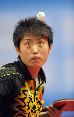 China's Guo Yue serves against her compatriot Liu Shiwen during the final of women's singles at the 22nd Asian Cup table tennis tournament in Hangzhou, capital of east China's Zhejiang Province, May 21, 2009. (Xinhua/Xu Yu)