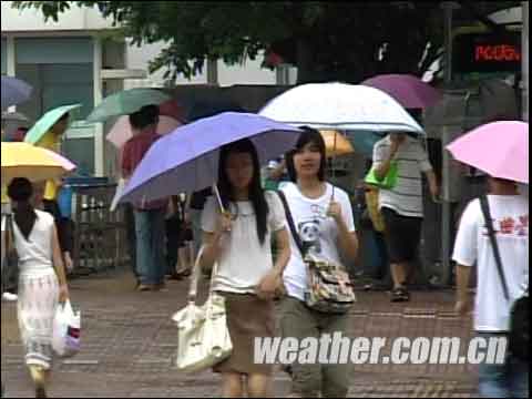 The rain weakened in Guangdong Province May 25, 2009. 