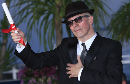  French director Jacques Audiard poses after winning the Grand Prix award for his drama "A Prophet" during the photocall of the closing ceremony of the 62nd Cannes Film Festival in Cannes, southern France, on May 24, 2009.