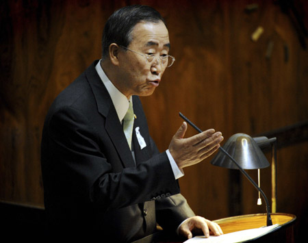 UN Secretary General Ban Ki-moon makes a speech at the Finnish Parliament in Helsinki, May 26, 2009. Ban Ki-moon is on a two-day official visit to Finland.(Xinhua/Reuters Photo)